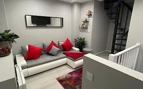 Unique Duplex Apartment Free Parking Free Wi-Fi 6 Minutes From Leeds City Centre