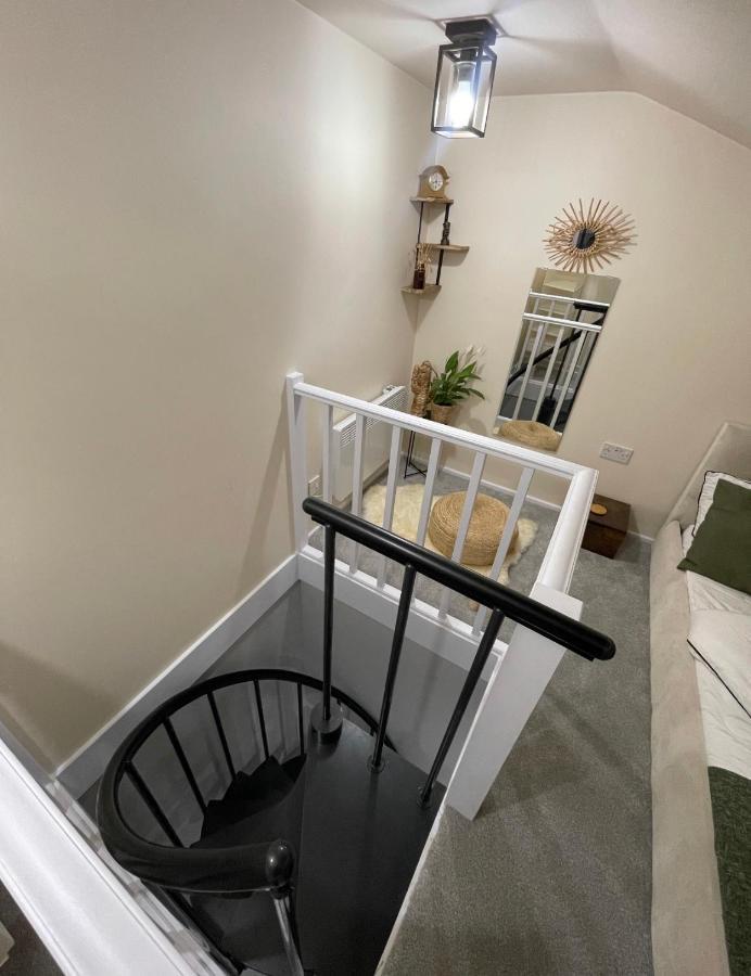 Unique Duplex Apartment Free Parking Free Wi-Fi 6 Minutes From Leeds City Centre Exterior photo